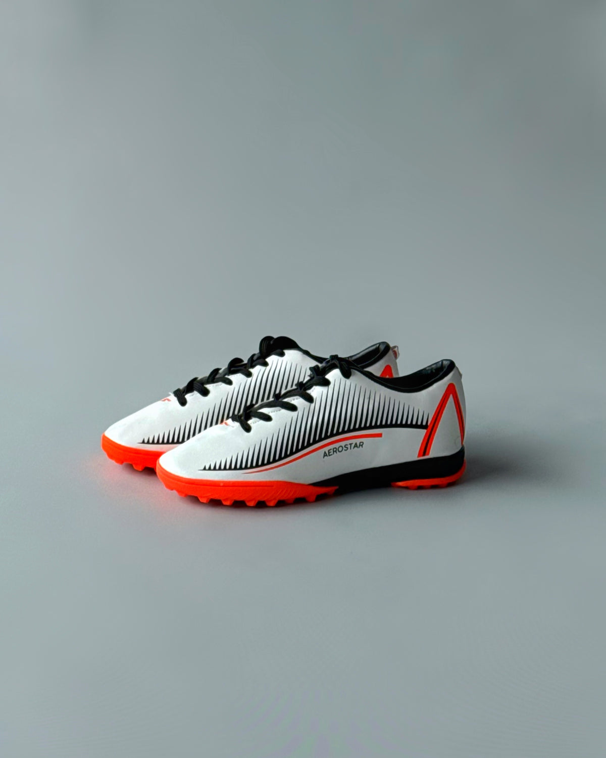 FELO AEROSTAR MULTI GROUND BOOTS WHITE/ORANGE