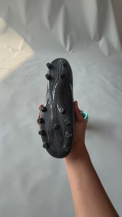 FELO SIGNATURE BLACK HARD GROUND BOOTS